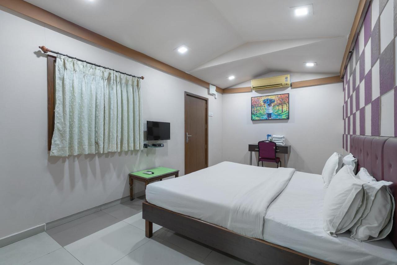Capital O 47539Capital O Umbergaon Club 호텔 Umargām 외부 사진